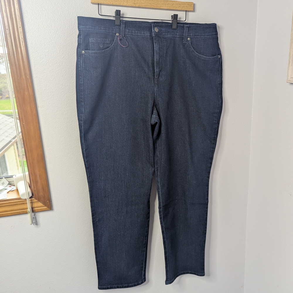 NWT Gloria Vanderbilt Amanda Jeans 18W Dark Wash
